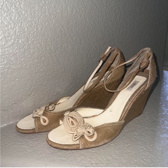 Prada tan wedges size 10.5 - Picture 6 of 6